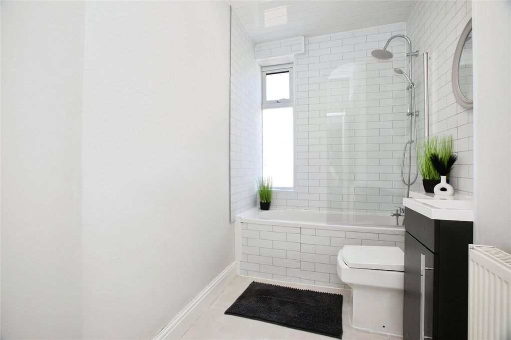 Property photo 3 of 14 Picture No. 24