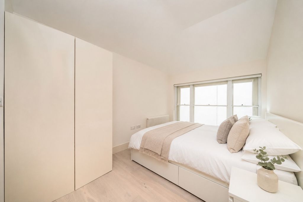 Property photo 3 of 9 5240683