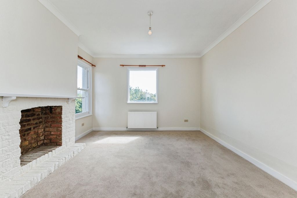 Property photo 2 of 21 Pbox-Img.Jpg
