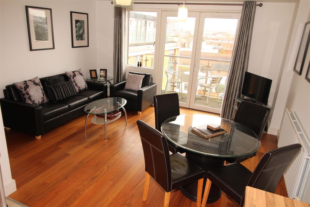 Property photo 2 of 9
