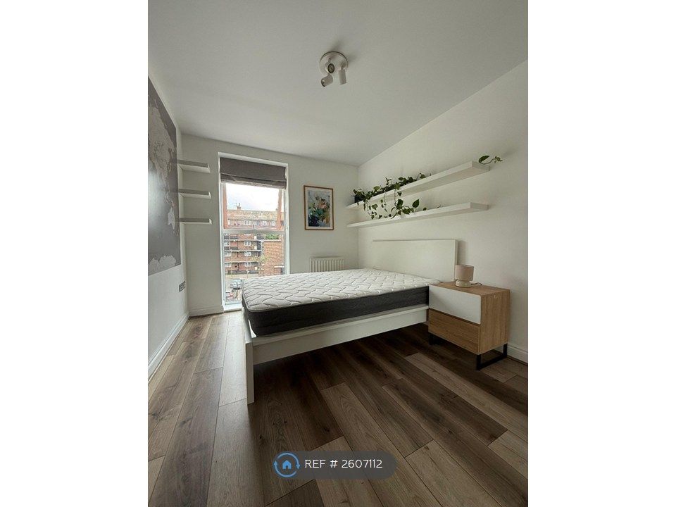 Property photo 1 of 9 Spacious Double Bedroom