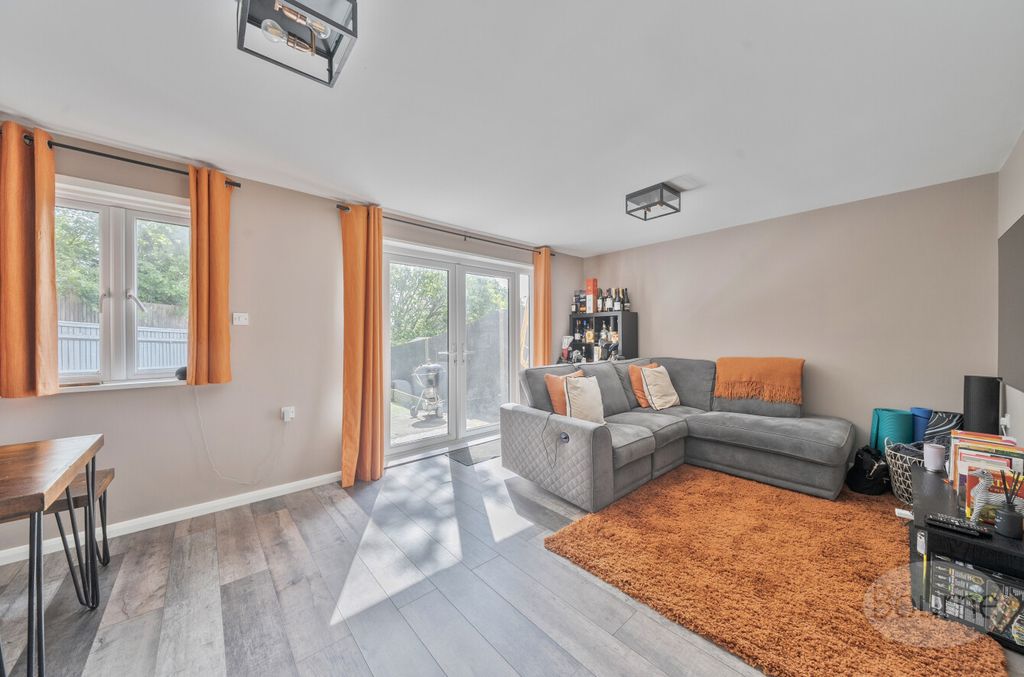 Property photo 2 of 24 2Ec24530-d4Fa-4Fd...