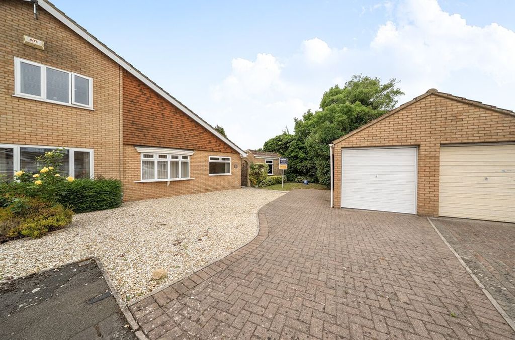 Property photo 1 of 11 147069110