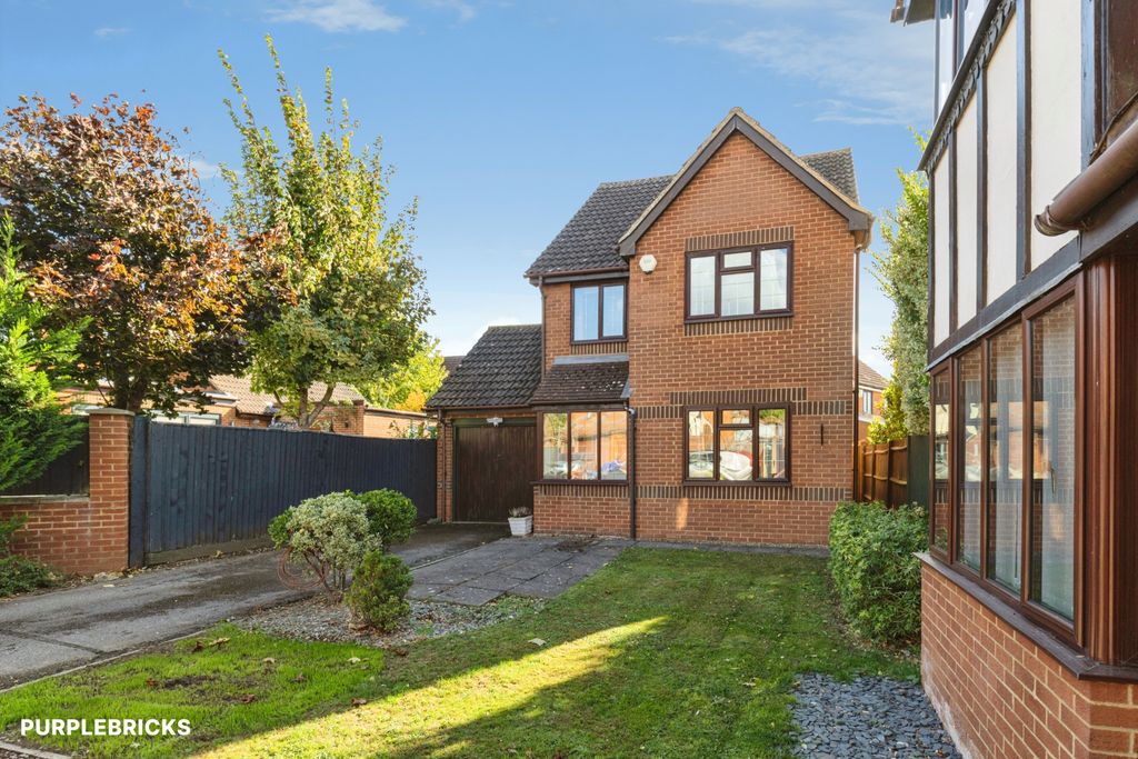 Property photo 2 of 40