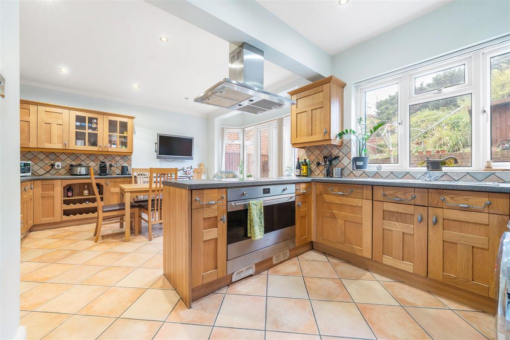 Property photo 3 of 18 Waddington Way-11.Jpg