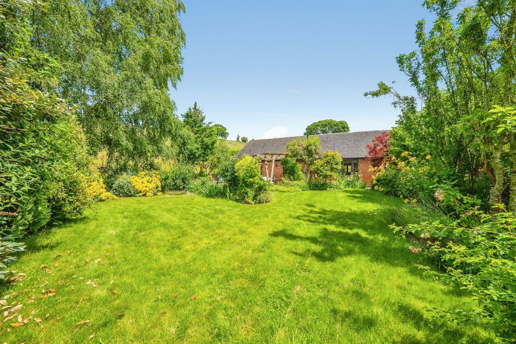 Property photo 2 of 26