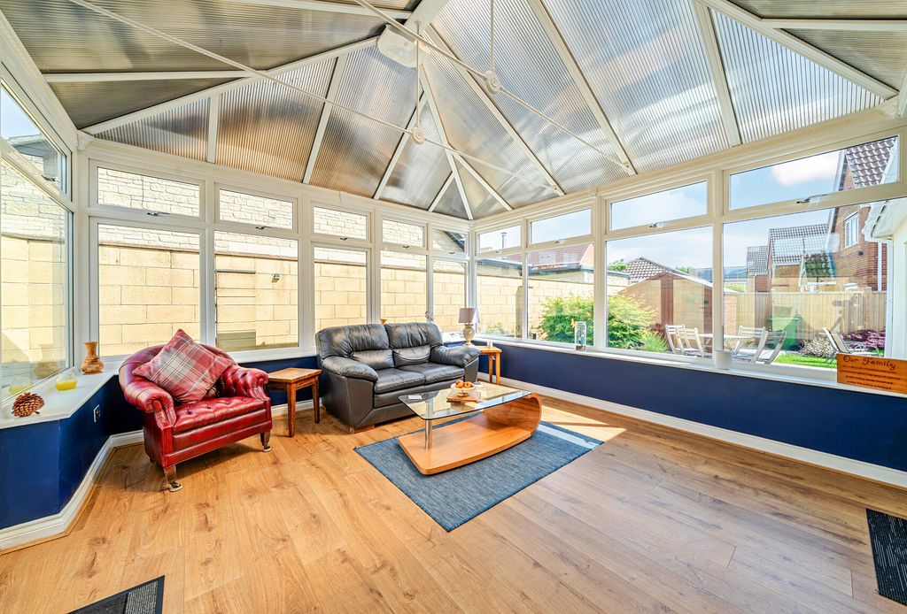 Property photo 3 of 23 1300834-10-6842cc...