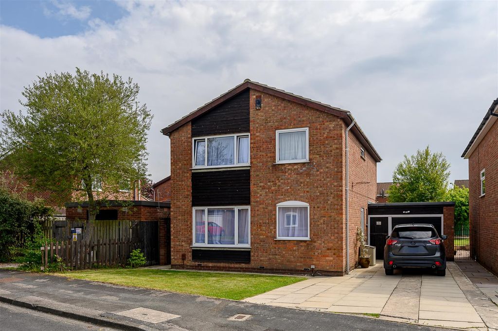 Property photo 1 of 15 External