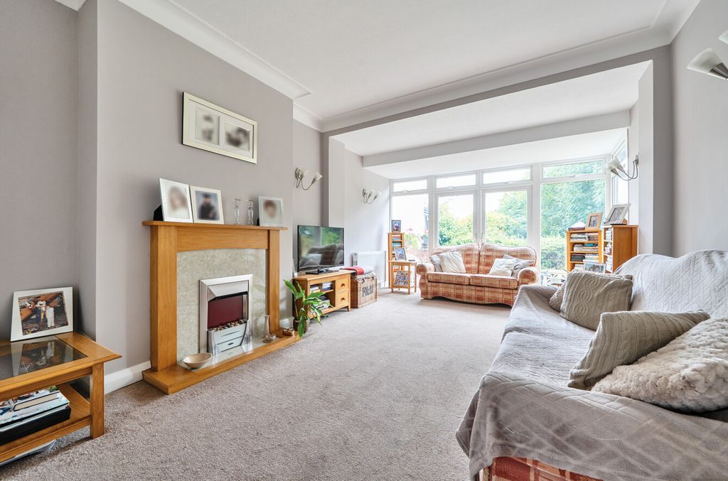 Property photo 3 of 19 1319909-12-68792c...