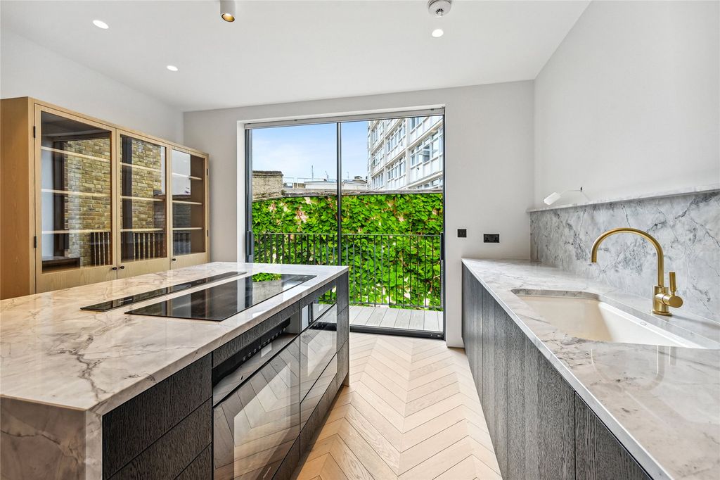 Property photo 1 of 15 Modern Kitchen