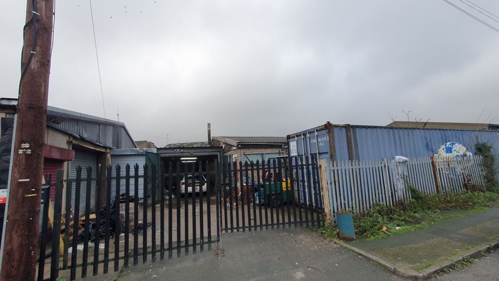 Property photo 1 of 3