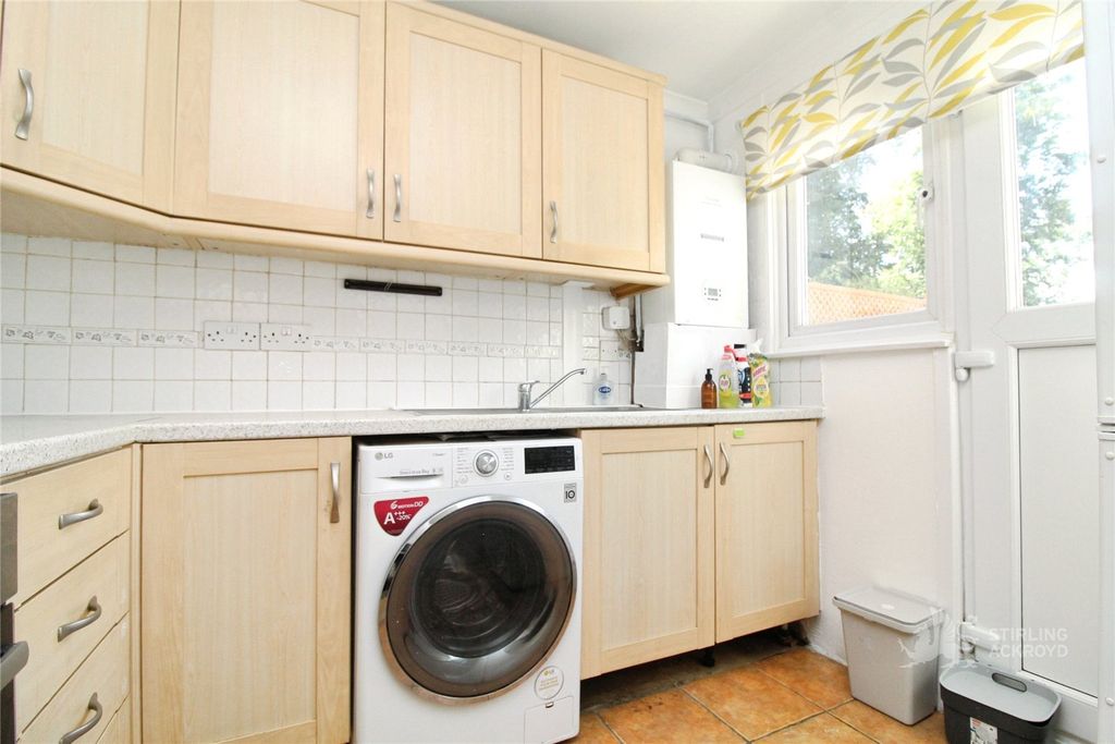 Property photo 2 of 16 Kitchen