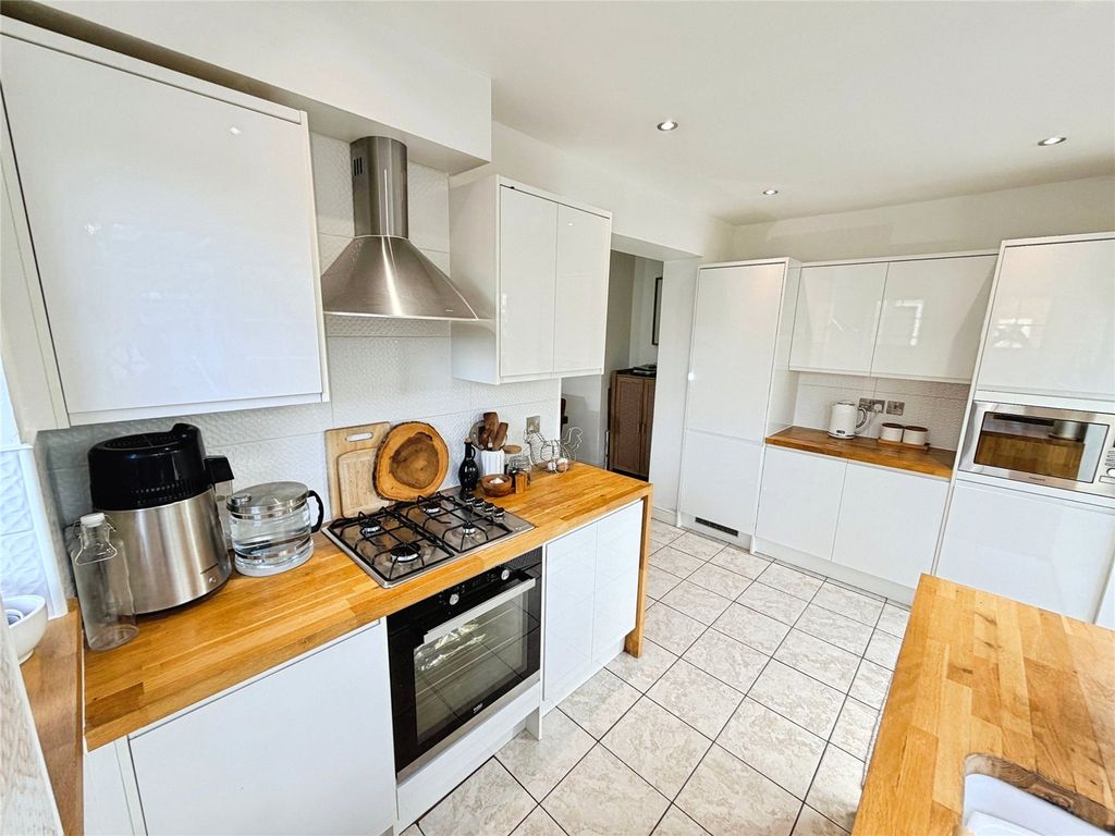 Property photo 2 of 30 Kitchen