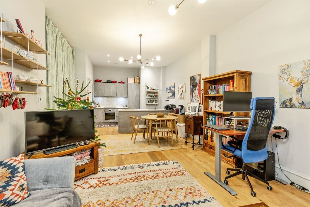 Property photo 1 of 22