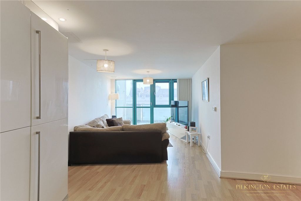 Property photo 3 of 6 4274752