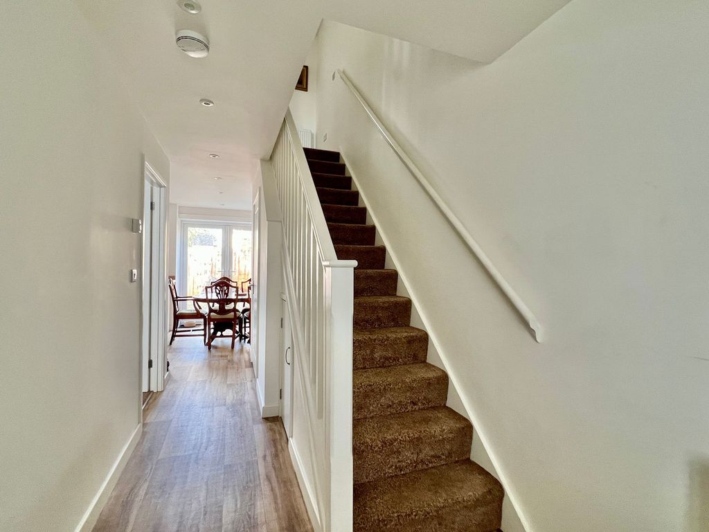 Property photo 3 of 15 Entrance Hall
