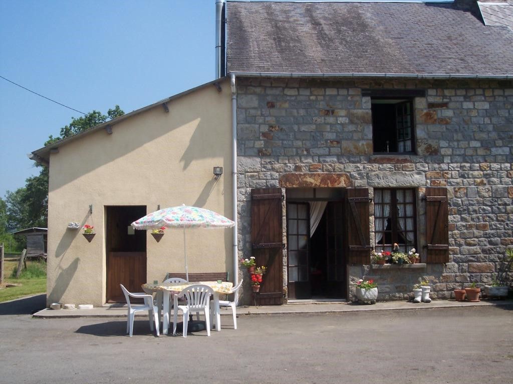 Property photo 2 of 11 Exterior