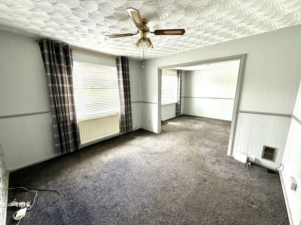 Property photo 3 of 13 Img_4076