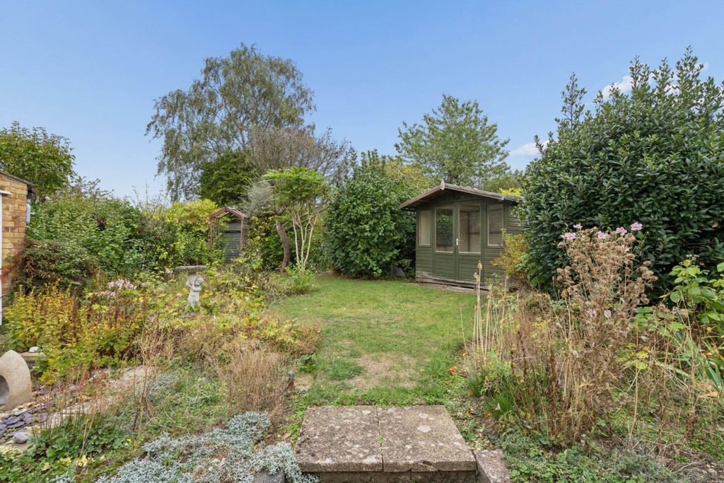 Property photo 2 of 23