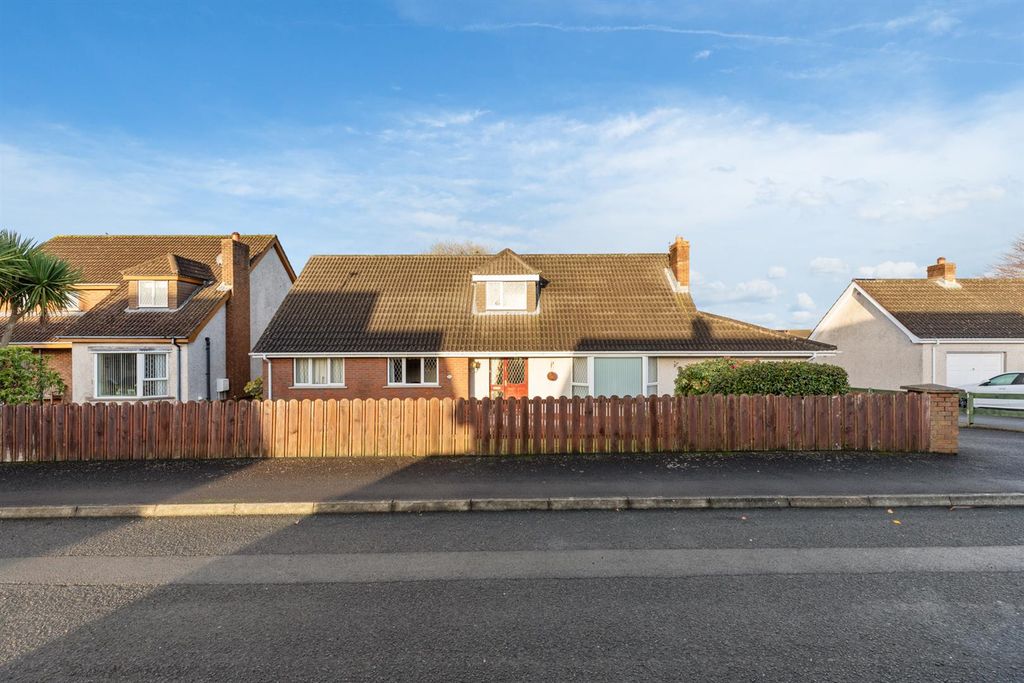 Property photo 1 of 38 24 Kirkwood Park 01.Jpg