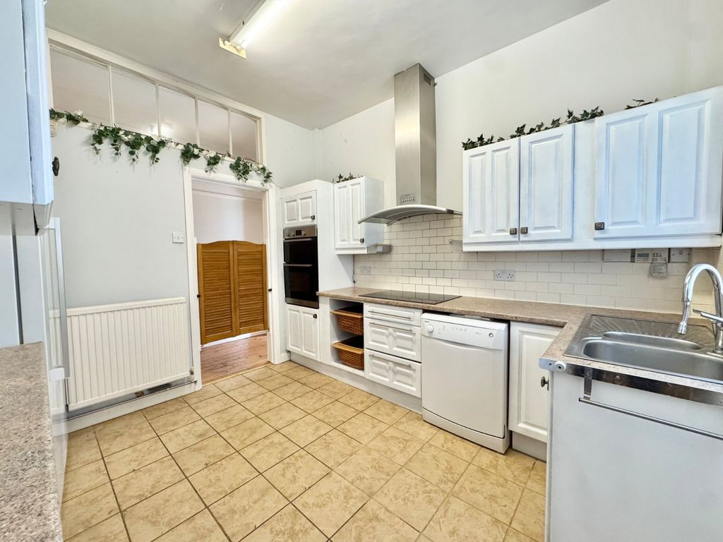 Property photo 2 of 13 Picture 2