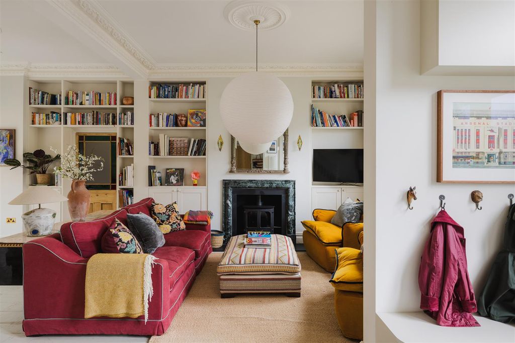 Property photo 3 of 35 Osborne Road, E7