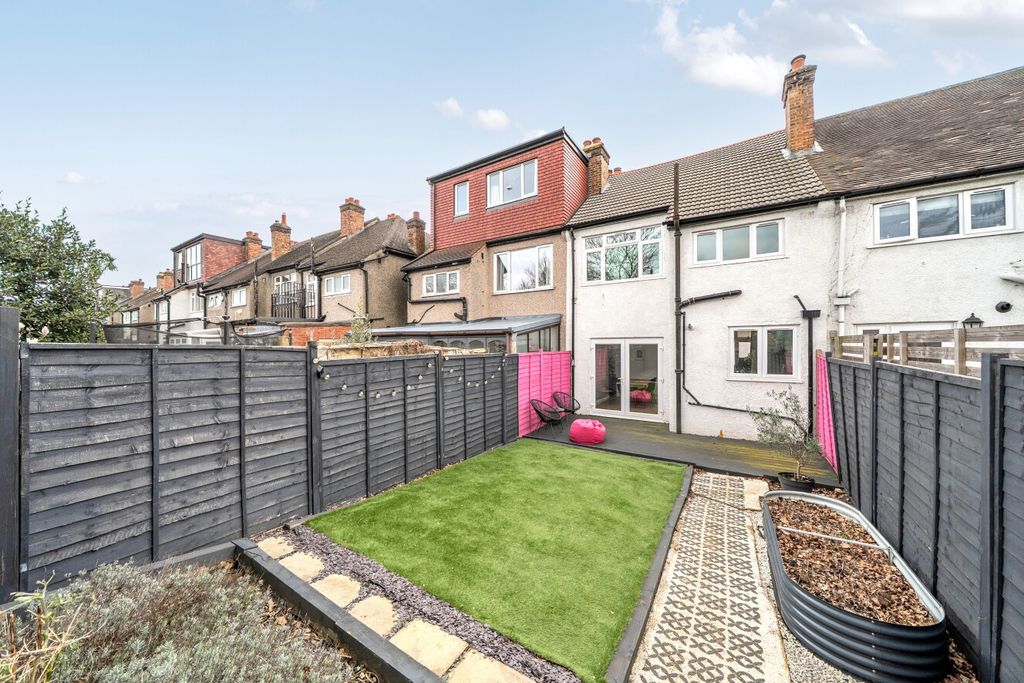 Property photo 3 of 19 1424001-4-69Aff79...