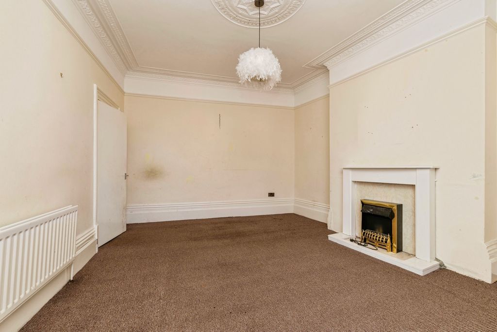 Property photo 3 of 16 Pbox-Img.Jpg