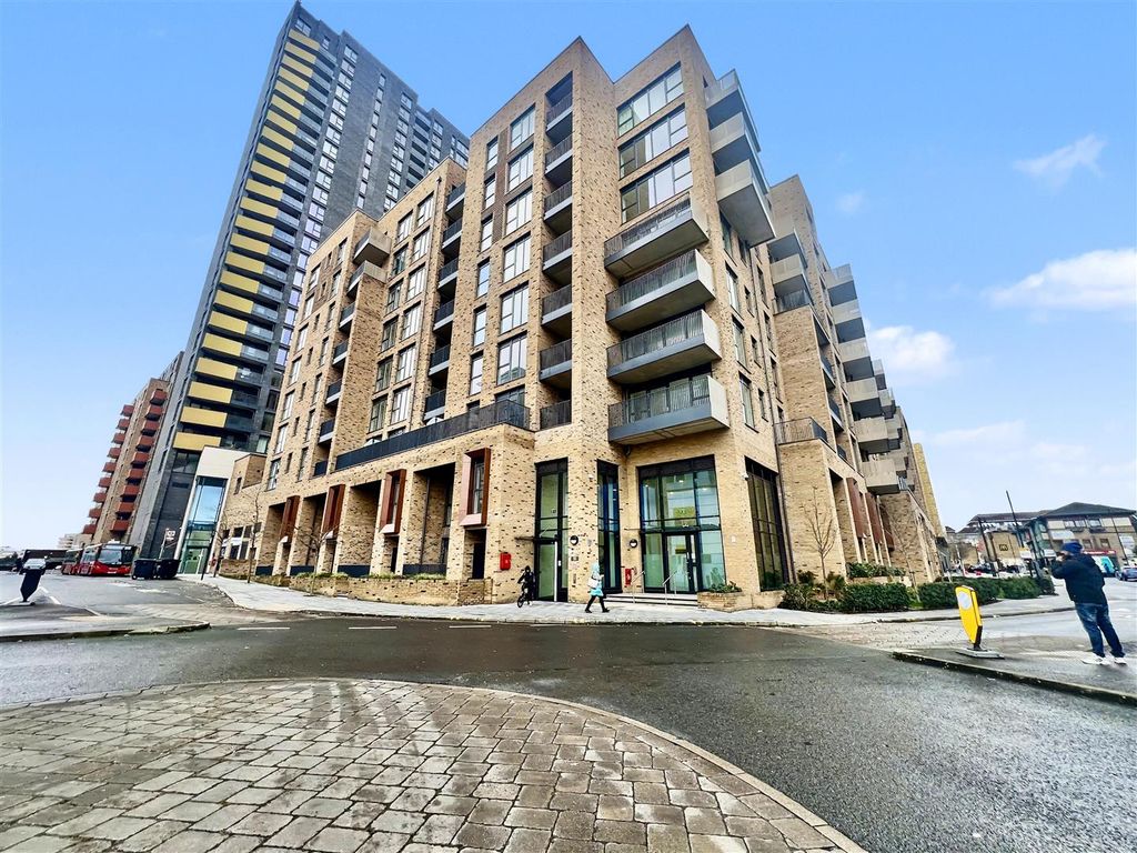 Property photo 1 of 11 Croxby House