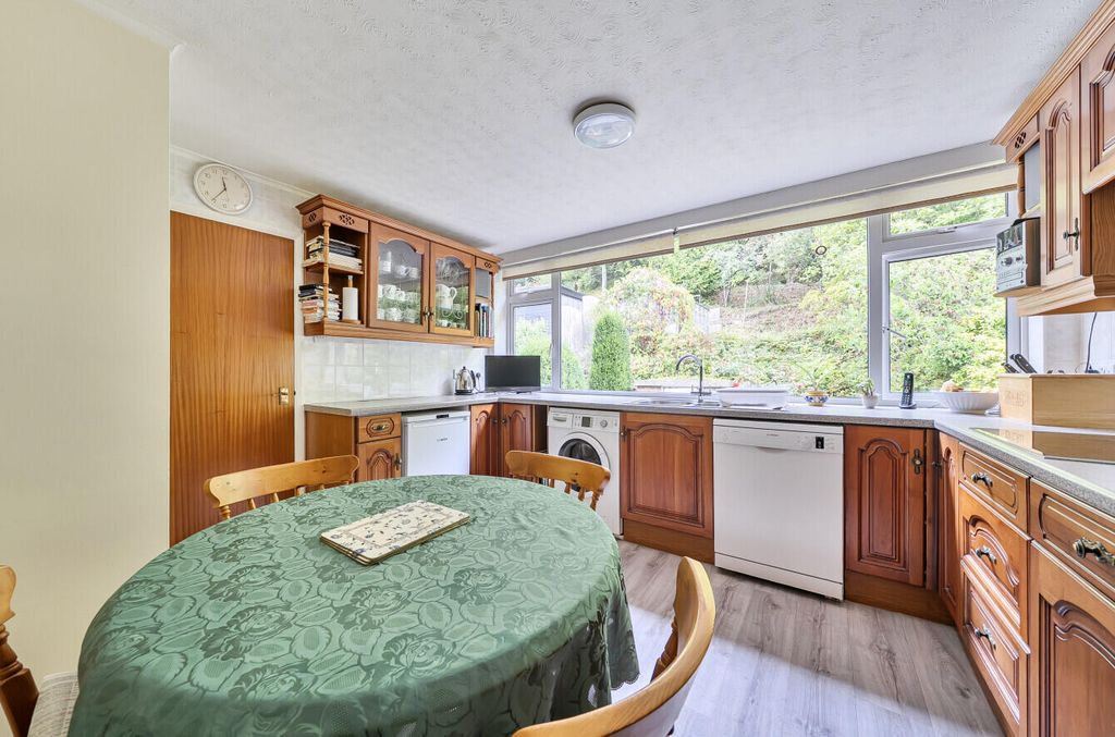 Property photo 3 of 16 Kitchen