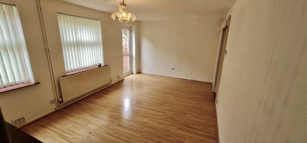 Property photo 3 of 10 Gallery