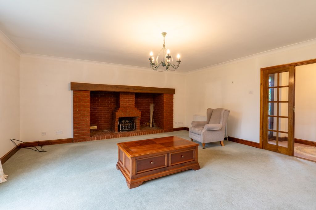 Property photo 3 of 31 4890055