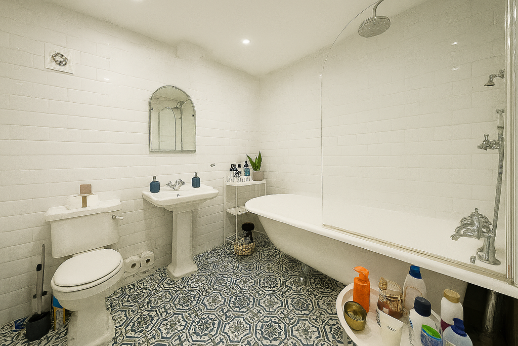 Property photo 2 of 9 Bathroom