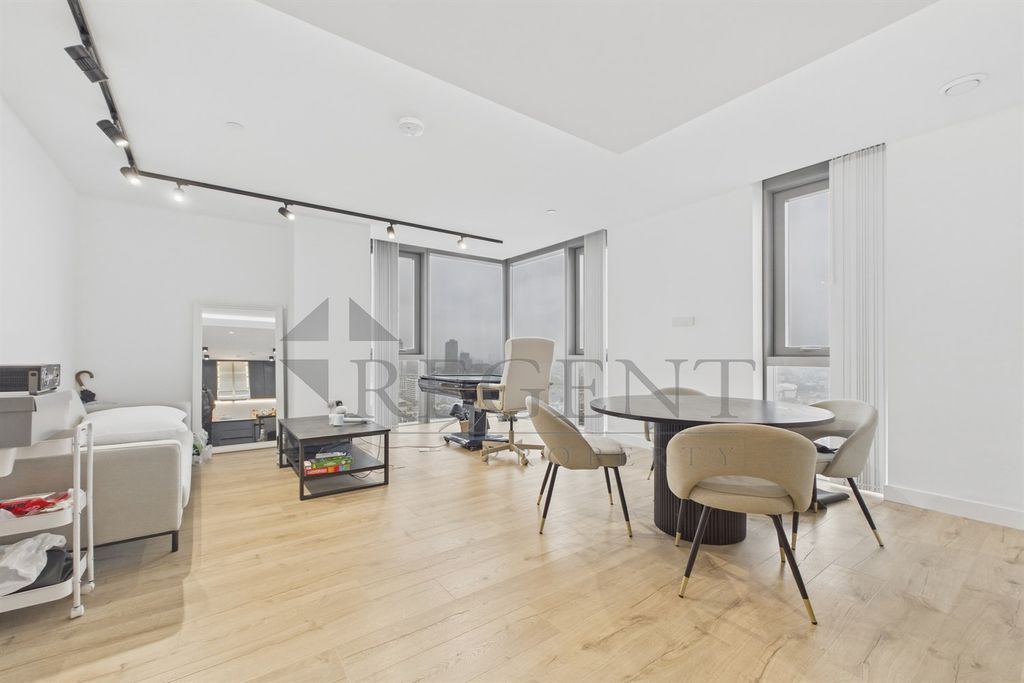 Property photo 1 of 20 (Main)