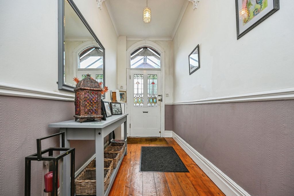 Property photo 2 of 53 Pbox-Img.Jpg