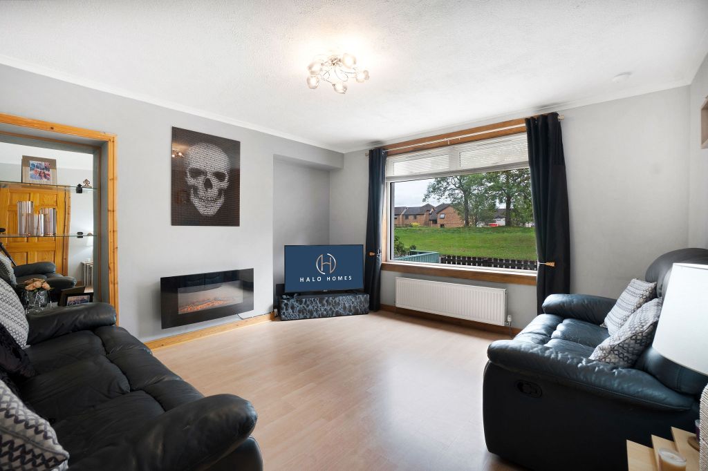 Property photo 2 of 19 Lounge