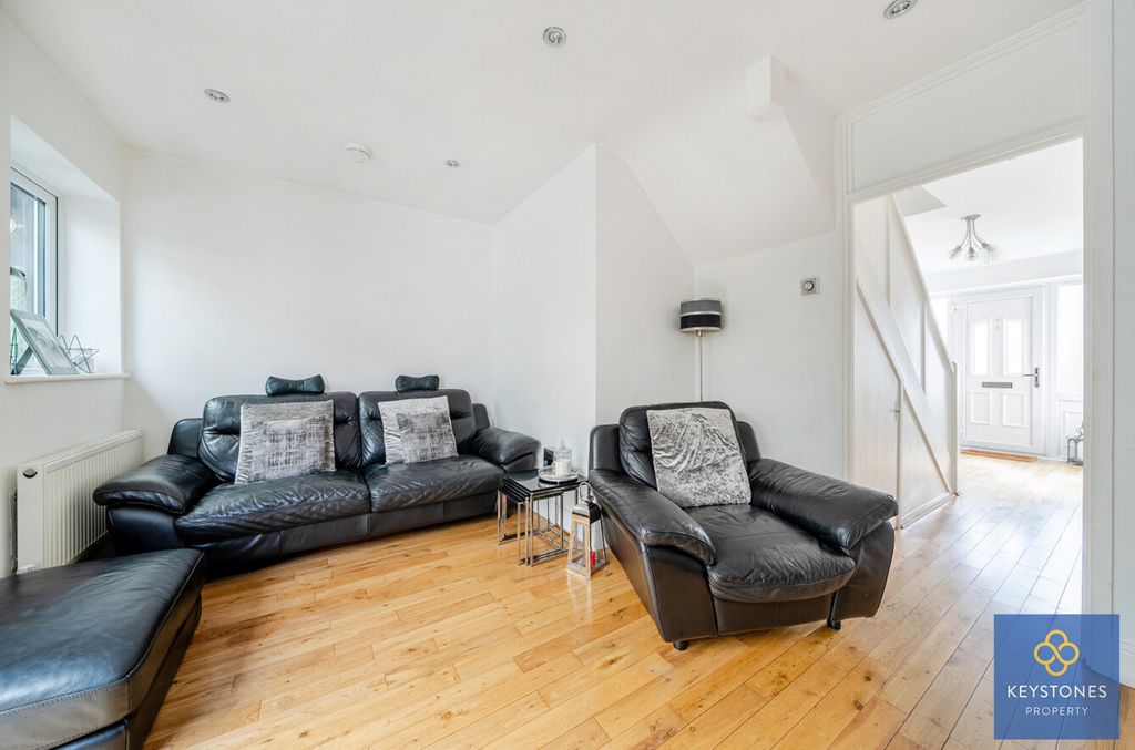 Property photo 2 of 22