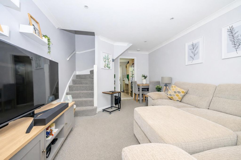 Property photo 2 of 11 Front Room1.Png