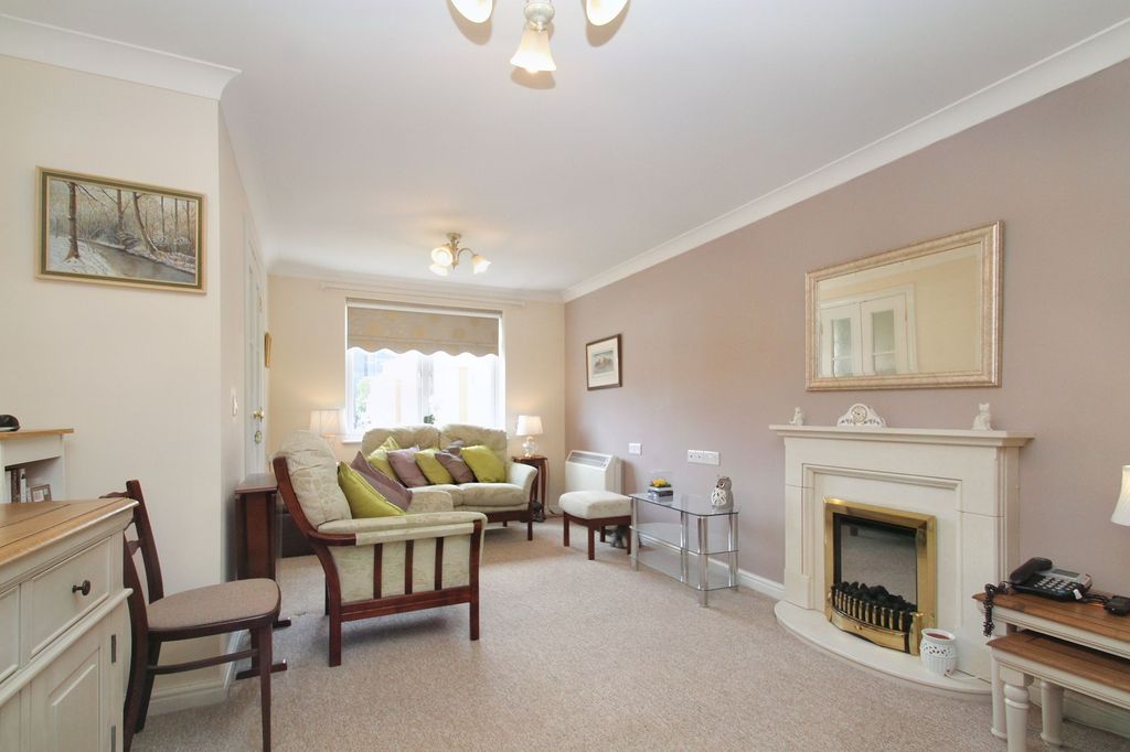 Property photo 2 of 8