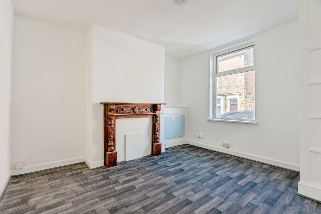 Property photo 2 of 14 Pbox-Img.Jpg