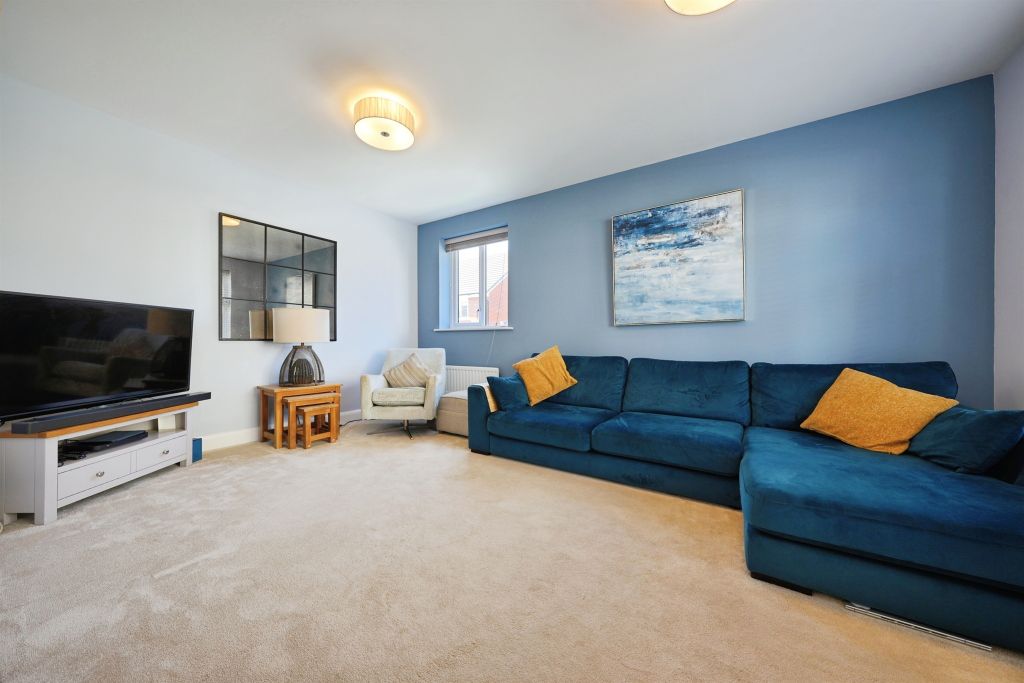 Property photo 3 of 18