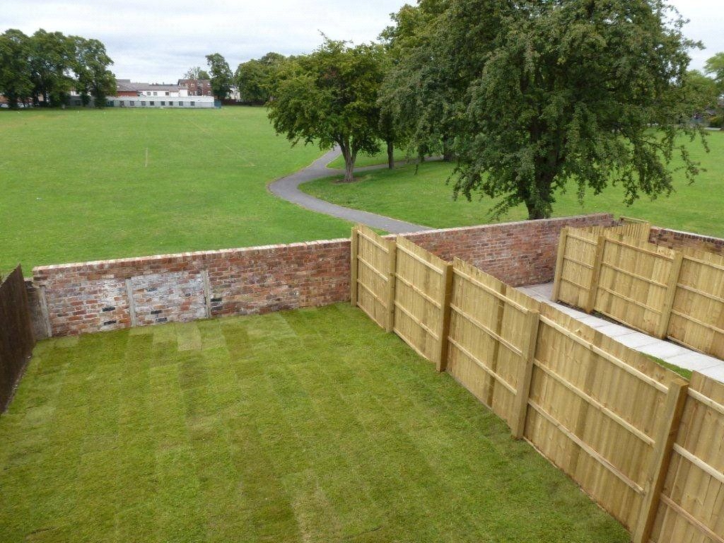 Property photo 2 of 7 Garden