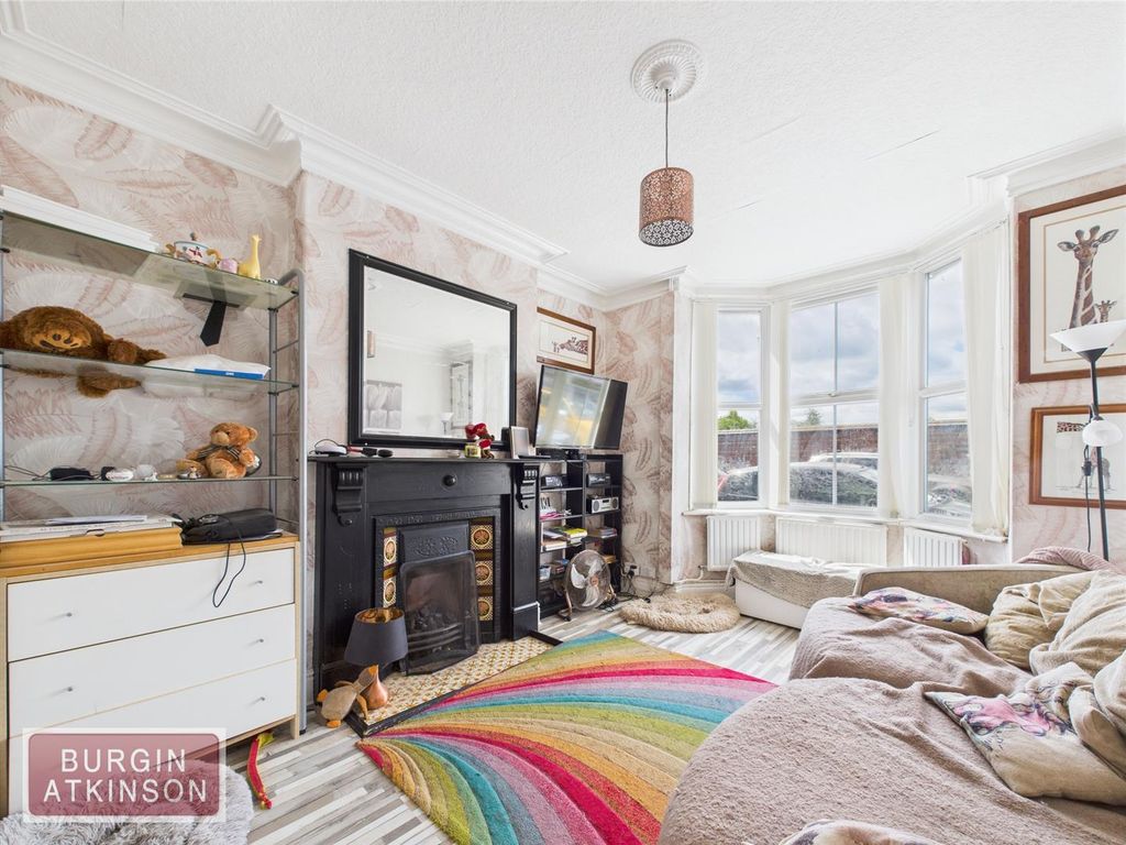 Property photo 2 of 37 Cam01619G0-Pr0131-Still005.Jpg