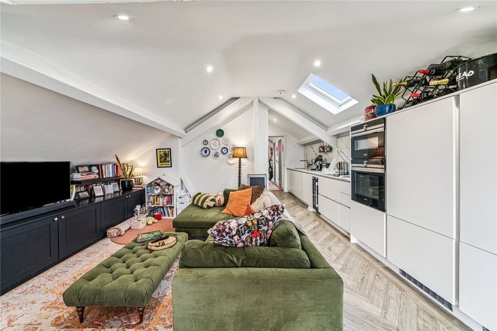 Property photo 3 of 11 Picture No. 06