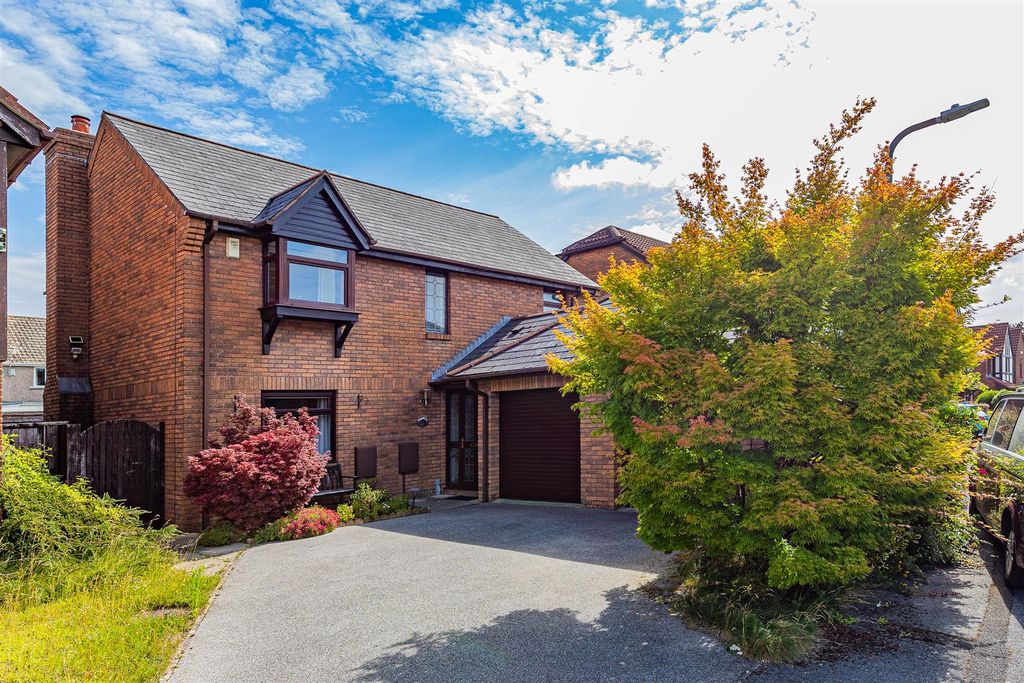 Property photo 1 of 16 Llantrisant Rise 21-23.Jpg