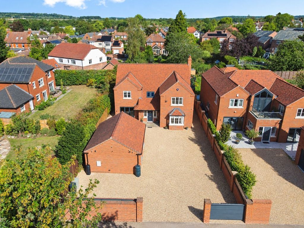 Property photo 2 of 37