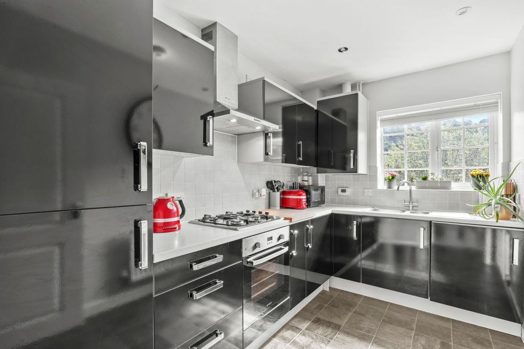 Property photo 2 of 13 Kitchen