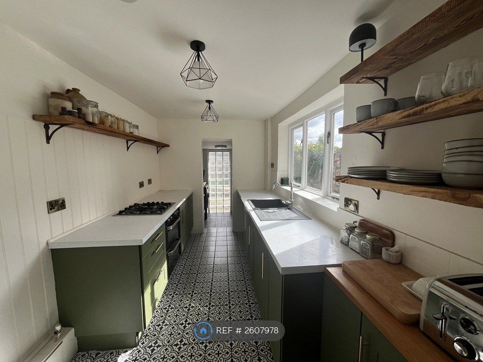 Property photo 2 of 17 Kitchen