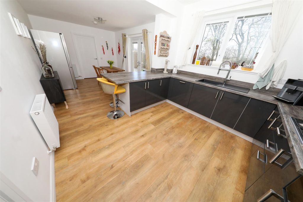 Property photo 3 of 30 C