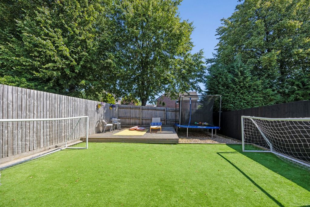 Property photo 2 of 42 Rear Garden